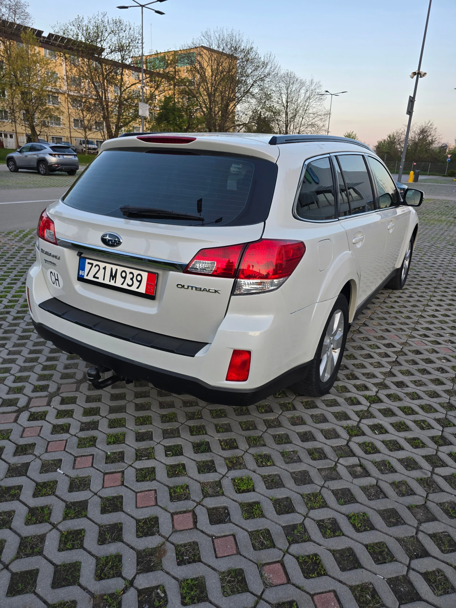 Subaru Outback от Швейцария 2.5i 4x4 - изображение 5