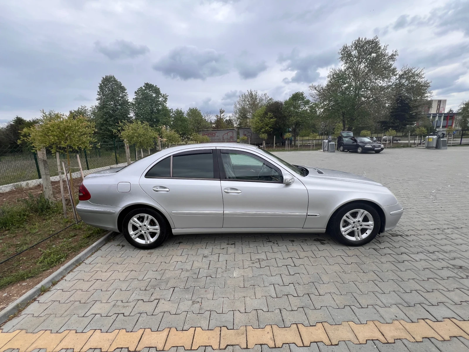 Mercedes-Benz E 270  - изображение 3