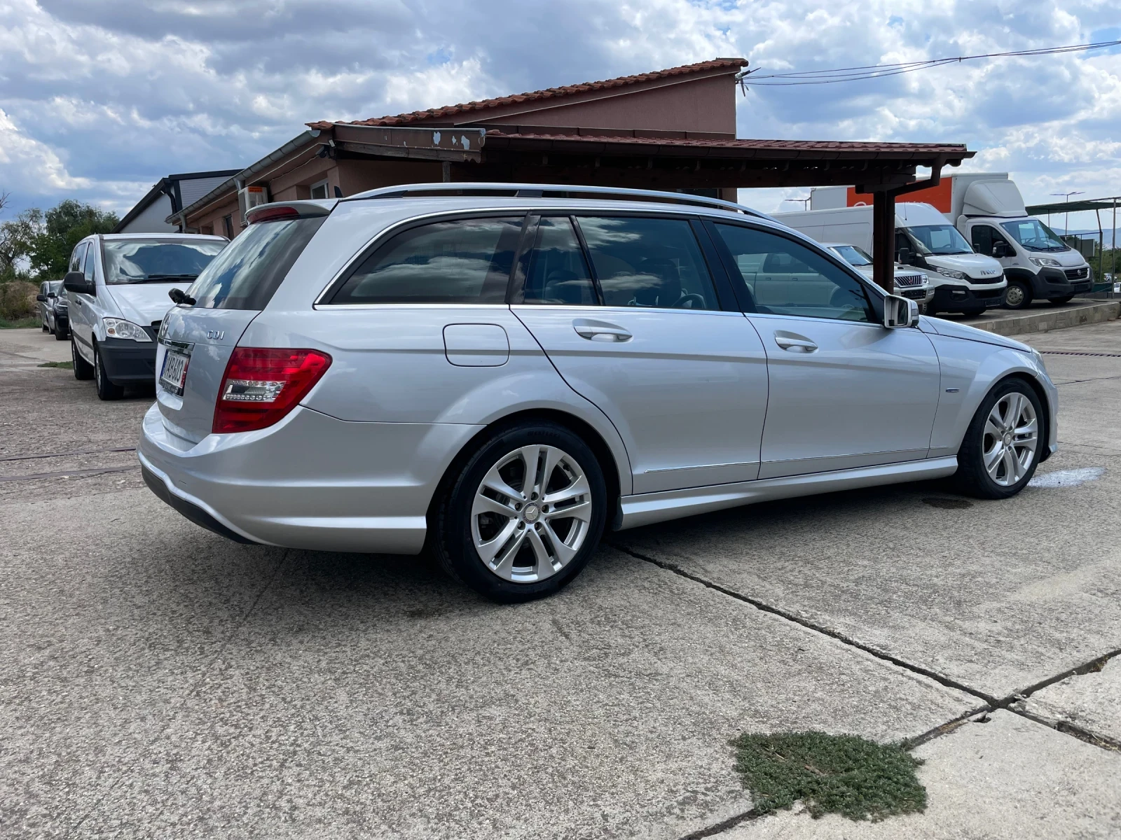 Mercedes-Benz C 220 CDI//AVANTGARDE// AMG LINE - изображение 4