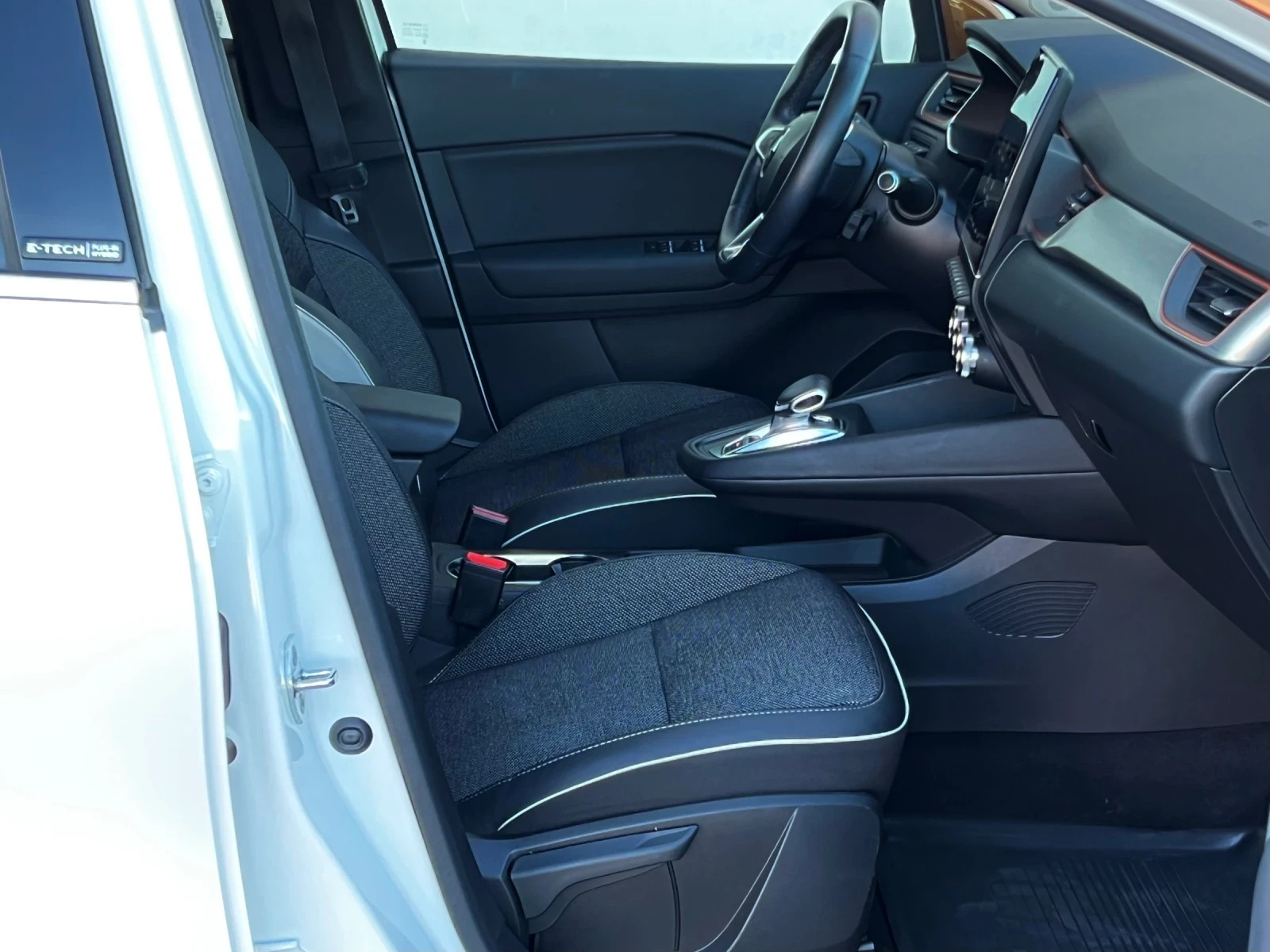 Renault Captur E-Tech Plug-In Hybrid/FULL | Mobile.bg — изображение 12
