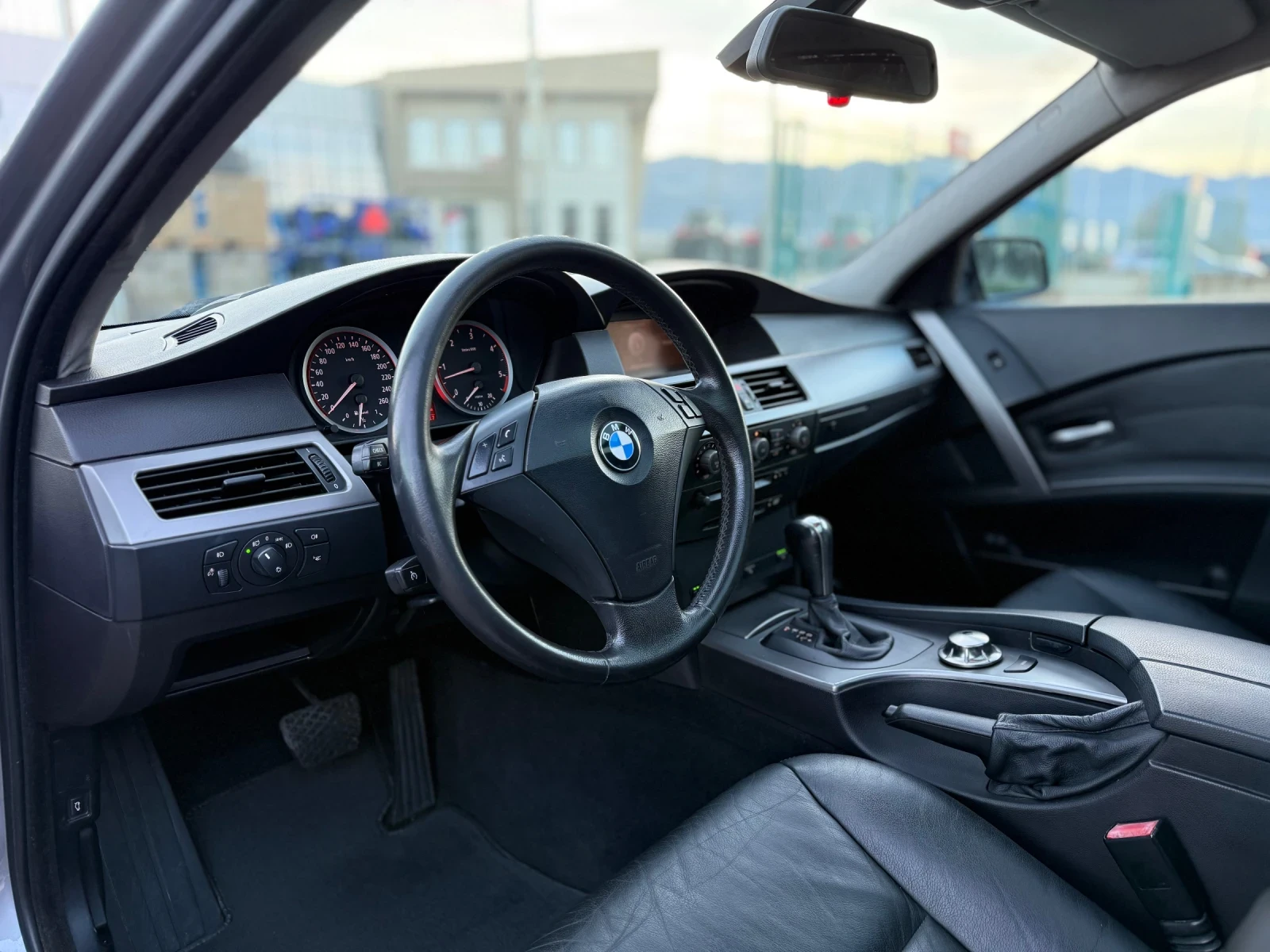 BMW 530 3.0d~218hp~M-PACK~-HEAD UP! | Mobile.bg   9