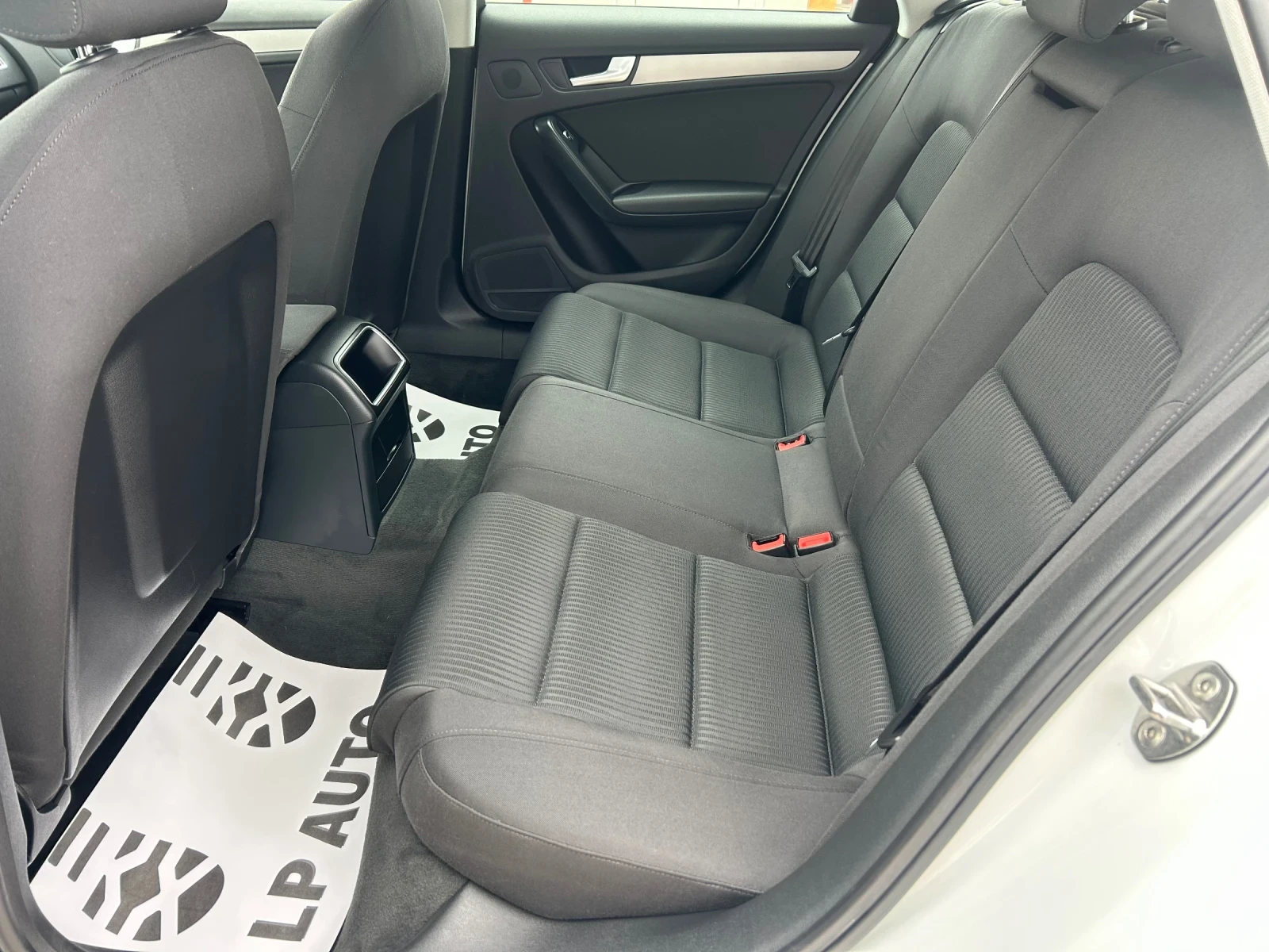 Audi A4 * 2.0* TDI* AUTOMAT* NAVI* , снимка 10 - Автомобили и джипове - 53916440