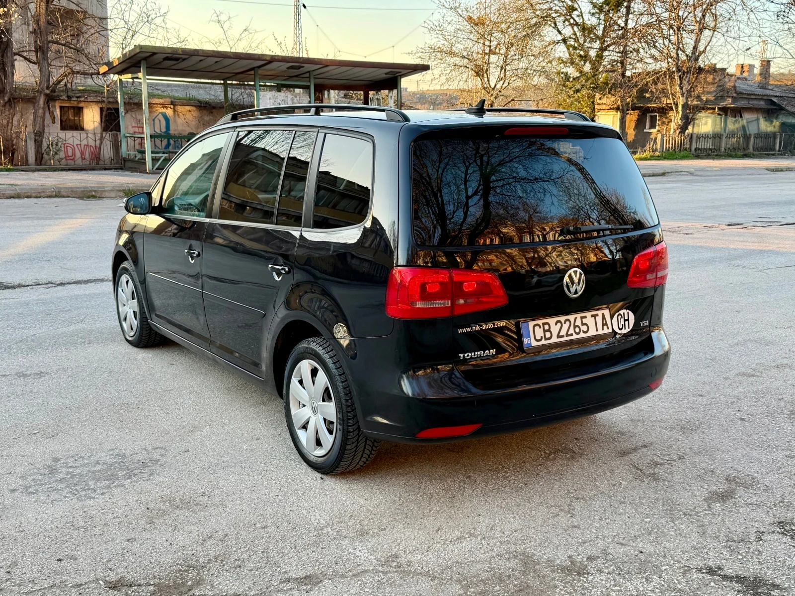 VW Touran 1.4 Бензин, снимка 4 - Автомобили и джипове - 54375073