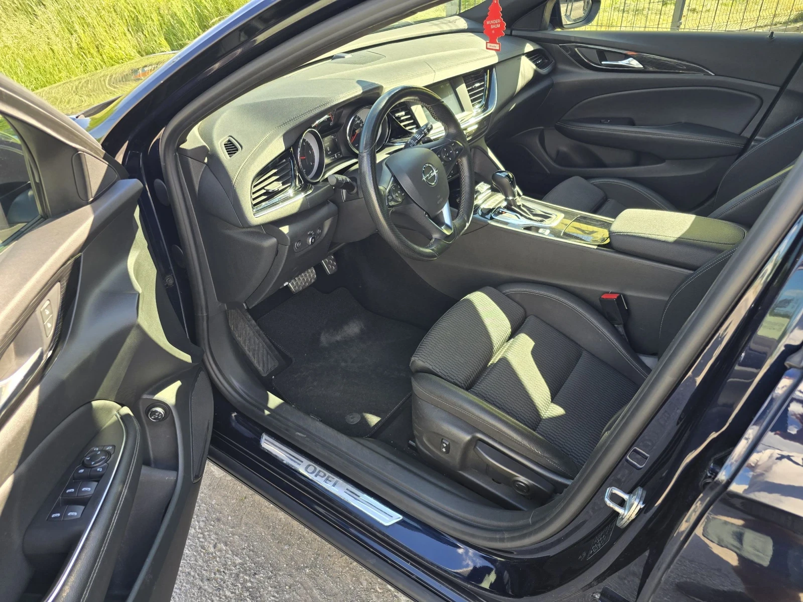 Opel Insignia 2, 0 CDTI/LED/INNOVATION/CAMERA/GERMANY/РЕАЛНИ КМ, снимка 7 - Автомобили и джипове - 54713619