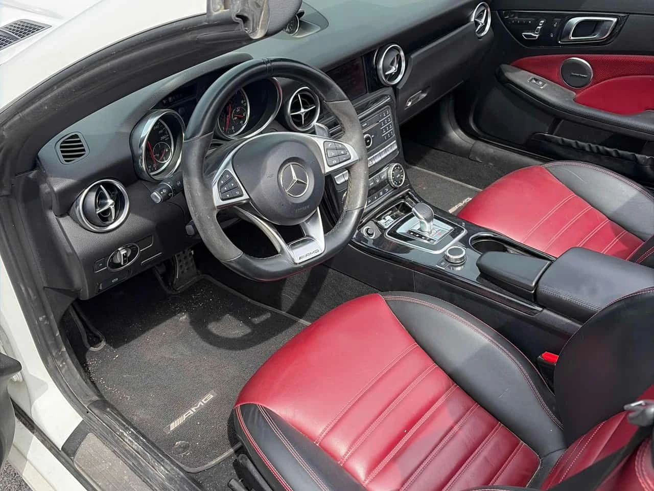Mercedes-Benz SLC * AMG 43 * АВТОКРЕДИТ * ОТ ПРЕДСТАВИТЕЛСТВО, снимка 8 - Автомобили и джипове - 54784377