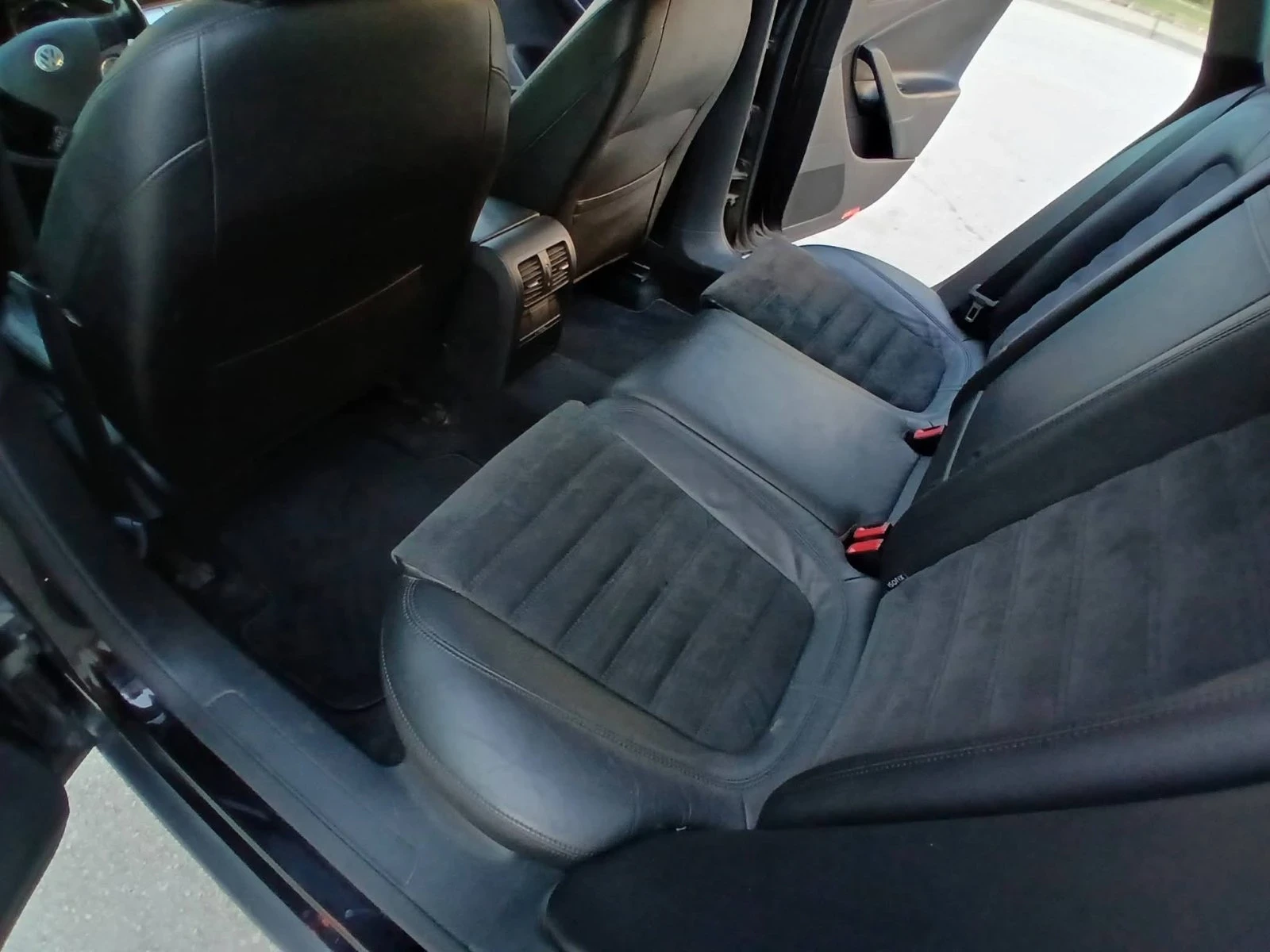VW Passat 2.0 TDI, снимка 11 - Автомобили и джипове - 55339263