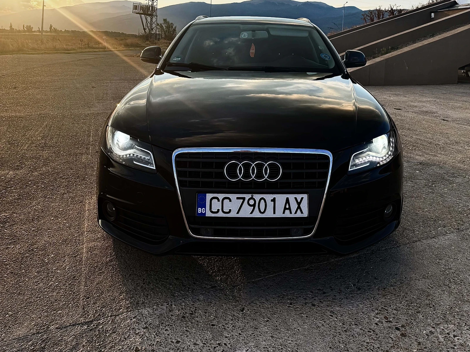 Audi A4 2.0 TDI, снимка 12 - Автомобили и джипове - 56160630