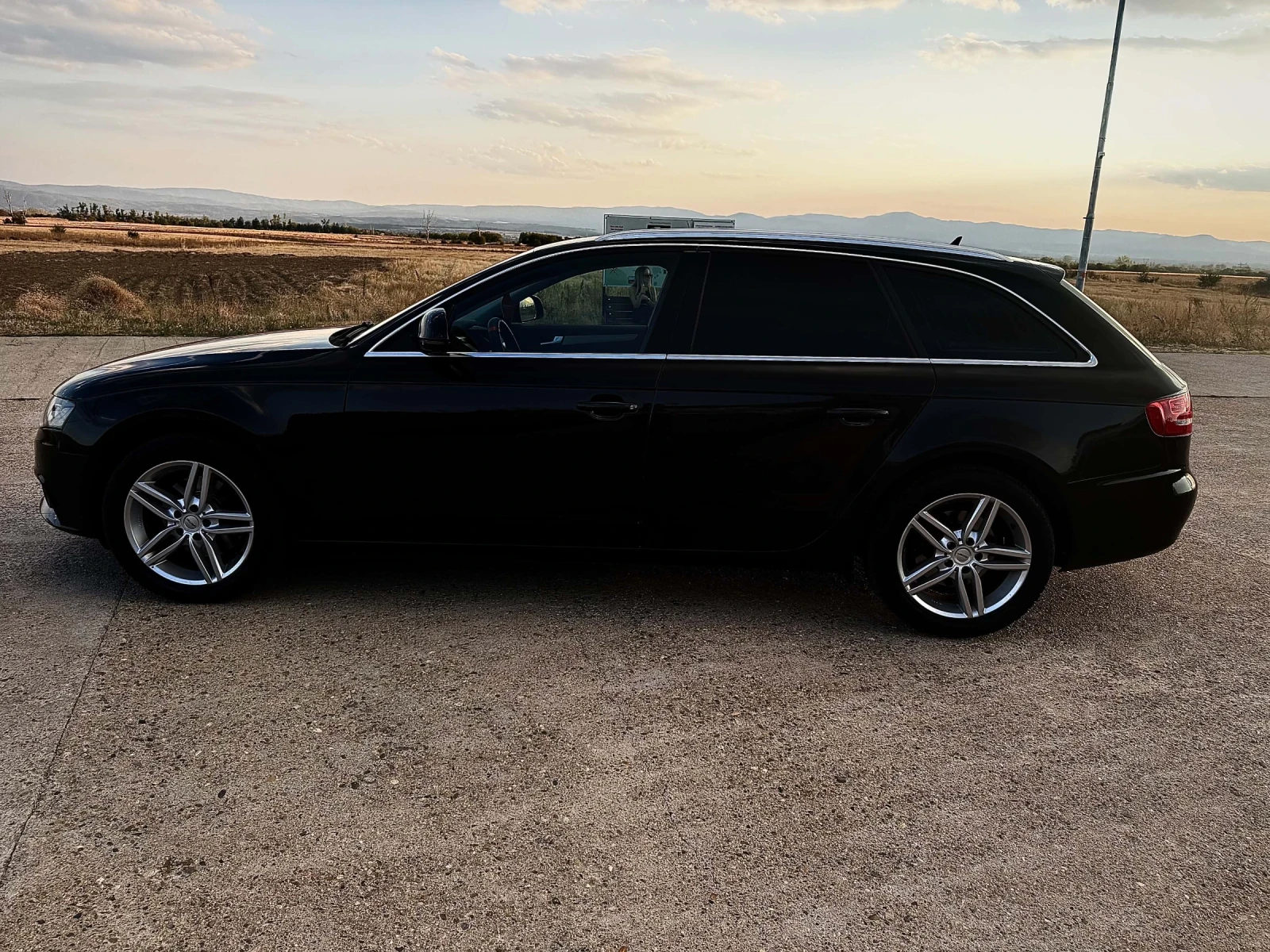 Audi A4 2.0 TDI, снимка 5 - Автомобили и джипове - 56160630