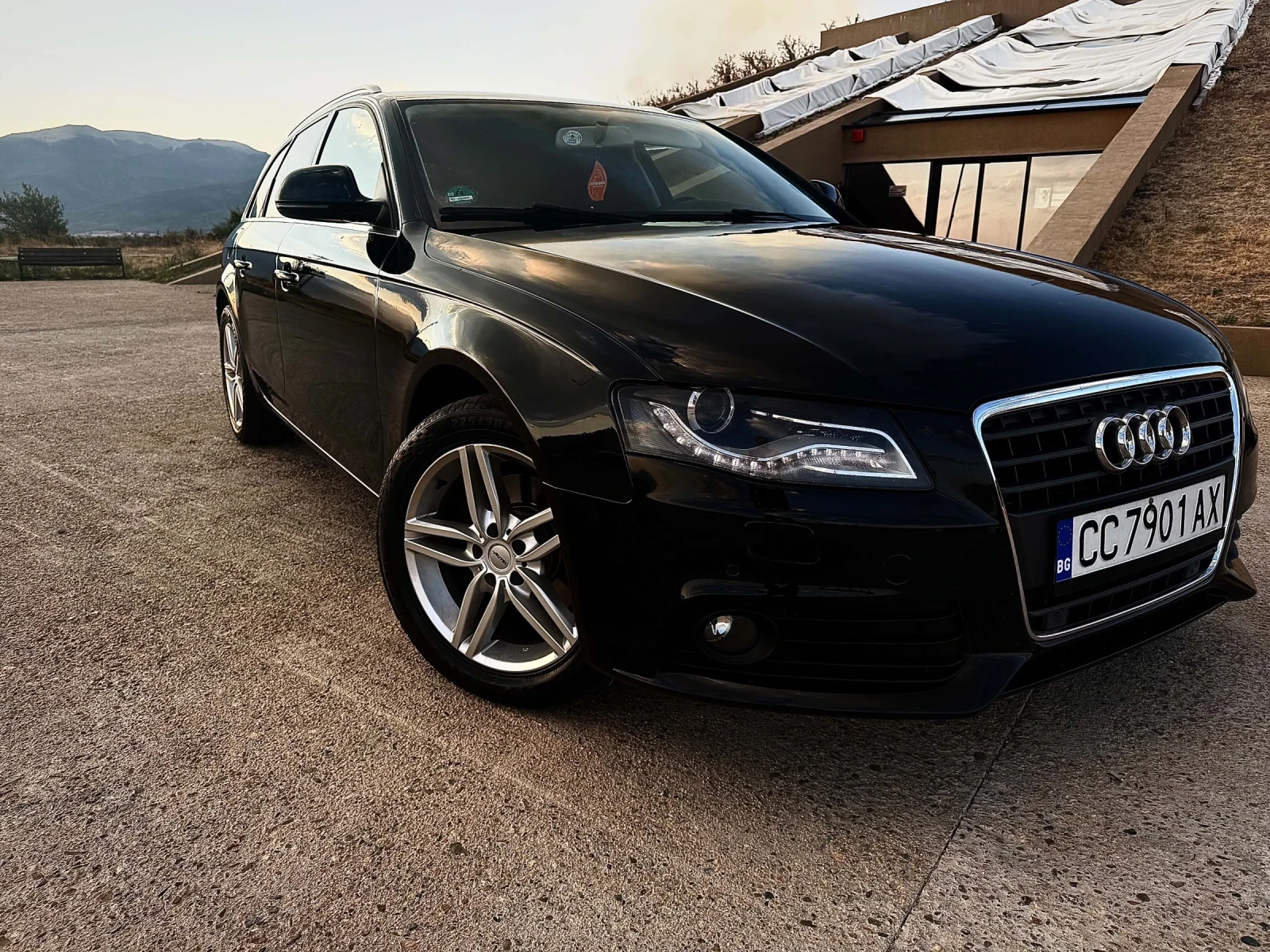 Audi A4 2.0 TDI, снимка 2 - Автомобили и джипове - 56160630