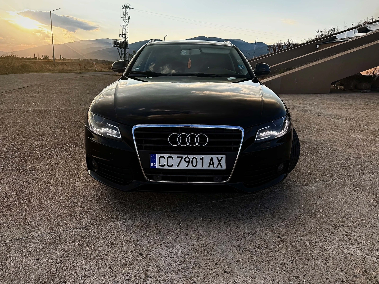 Audi A4 2.0 TDI, снимка 6 - Автомобили и джипове - 56160630