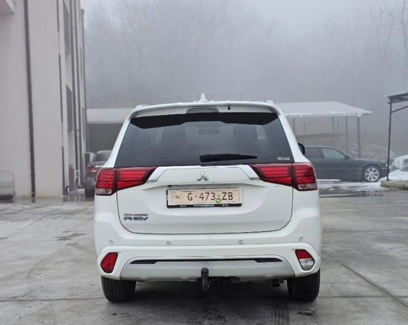 Mitsubishi Outlander PHEV Като Нова, снимка 5 - Автомобили и джипове - 49306874