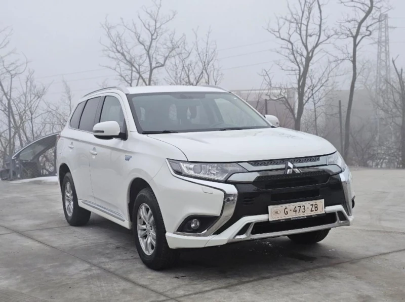 Mitsubishi Outlander PHEV Като Нова, снимка 2 - Автомобили и джипове - 49306874