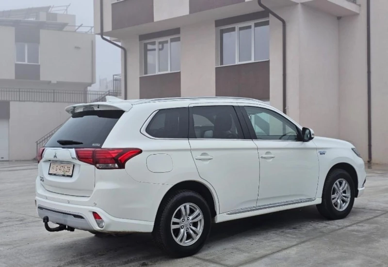 Mitsubishi Outlander PHEV Като Нова, снимка 9 - Автомобили и джипове - 49306874