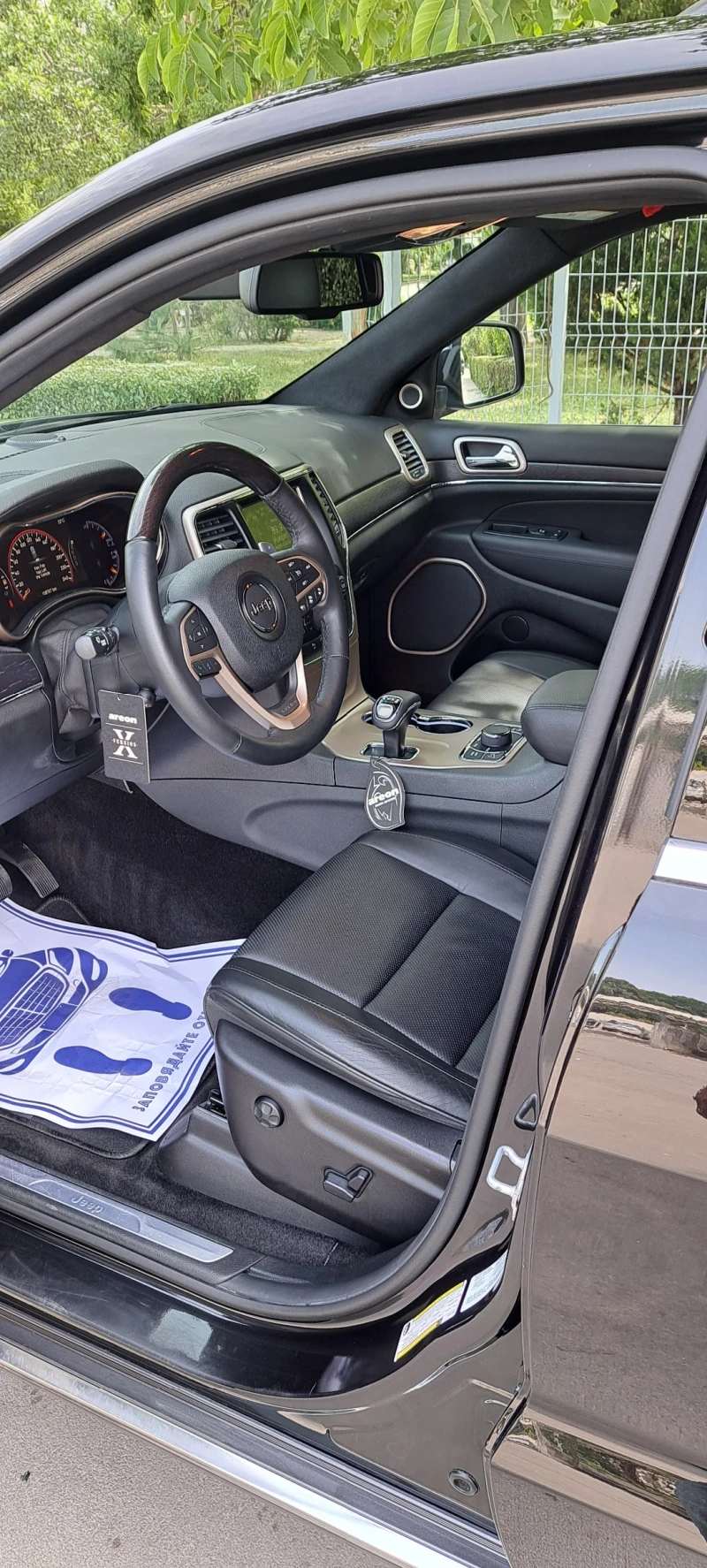 Jeep Grand cherokee 5.7 HEMI, снимка 8 - Автомобили и джипове - 50059334