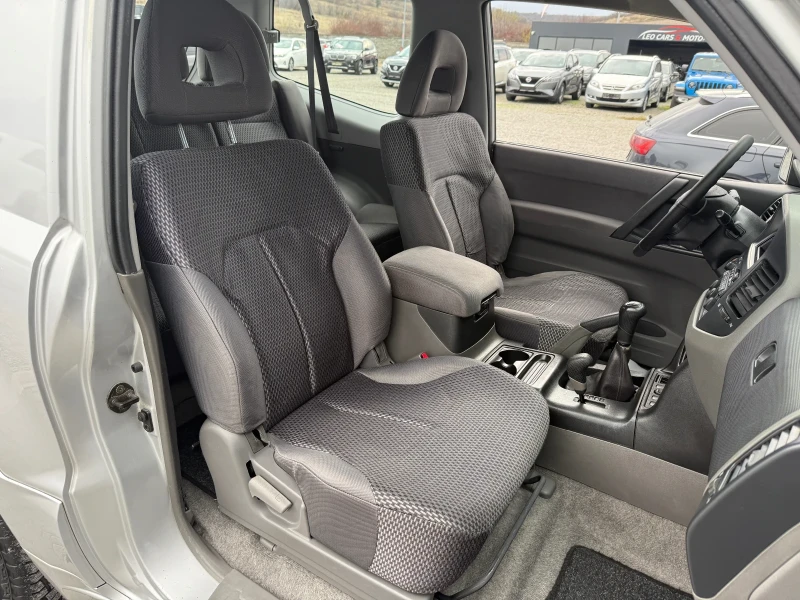 Mitsubishi Pajero 3.2 diesel Реални километри! ПЕРФЕКТЕН! , снимка 10 - Автомобили и джипове - 52652748