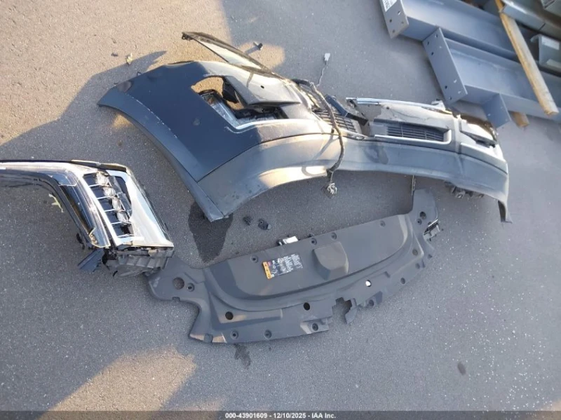 Cadillac Escalade 6.2L V-8 DI, VVT, 420HP 4X2 Drive, снимка 4 - Автомобили и джипове - 53052552