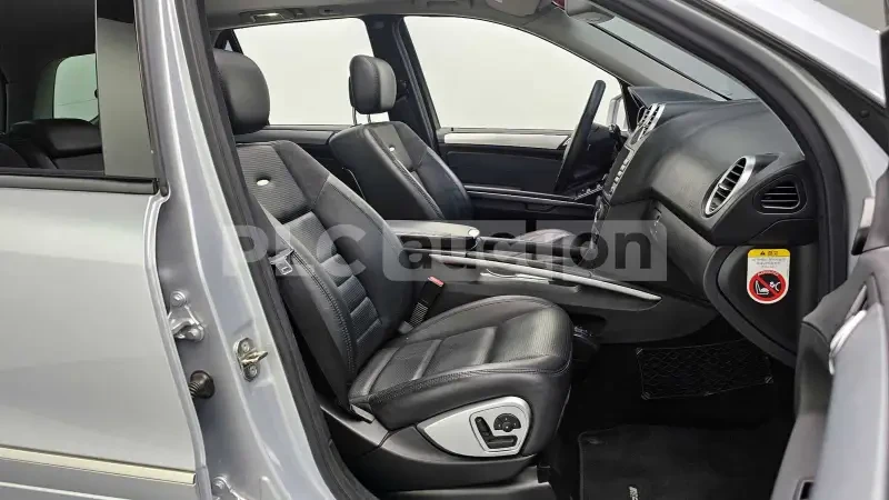 Mercedes-Benz ML 63 AMG, снимка 10 - Автомобили и джипове - 54400962