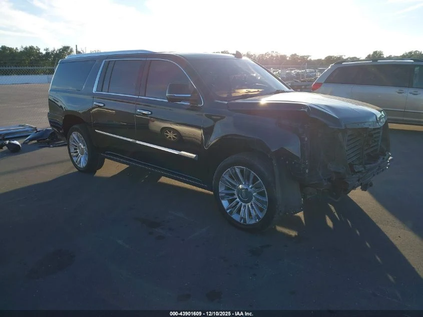 Cadillac Escalade 6.2L V-8 DI, VVT, 420HP 4X2 Drive, снимка 1