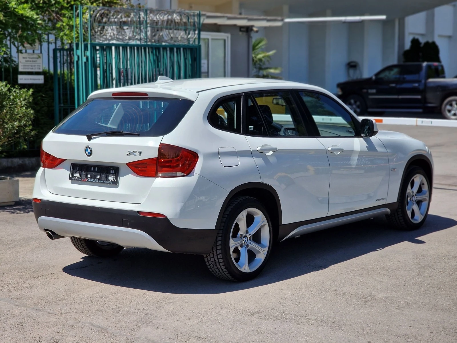 BMW X1 Xdrive 2.0d - изображение 6