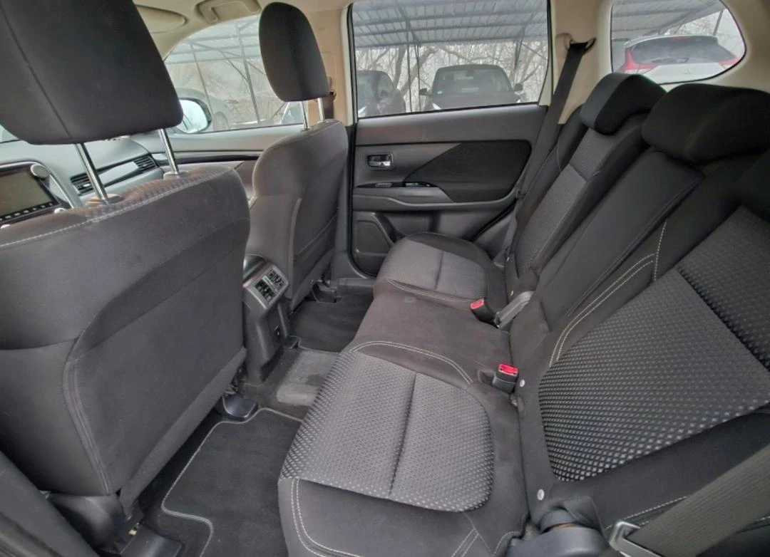 Mitsubishi Outlander PHEV   | Mobile.bg   11