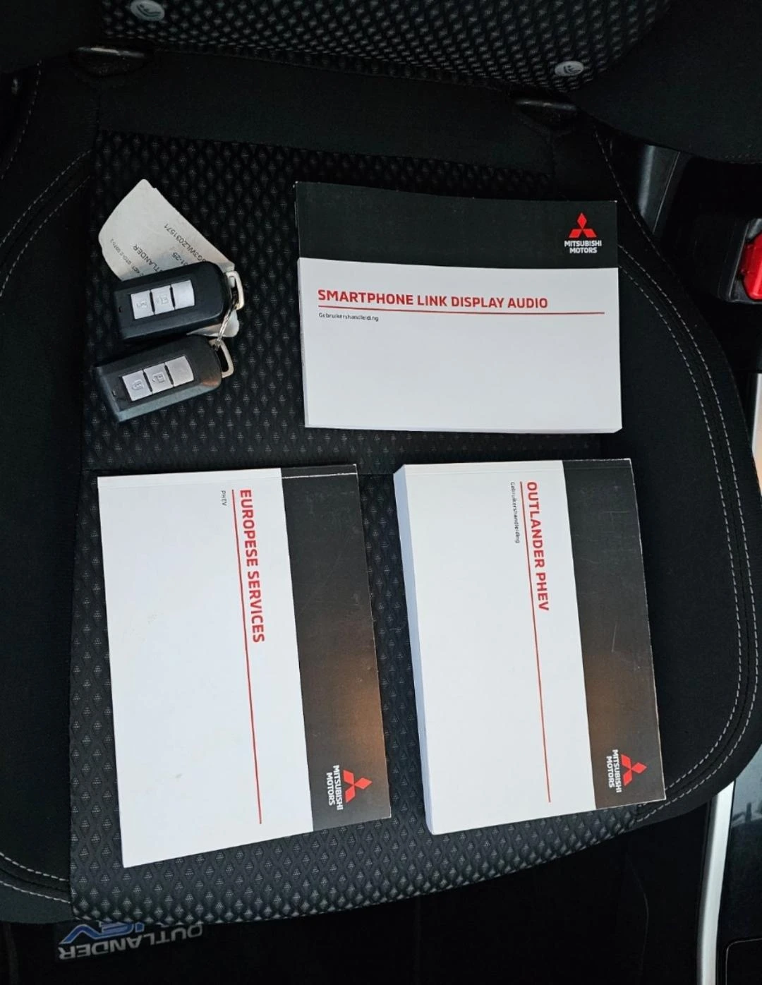 Mitsubishi Outlander PHEV   | Mobile.bg   15