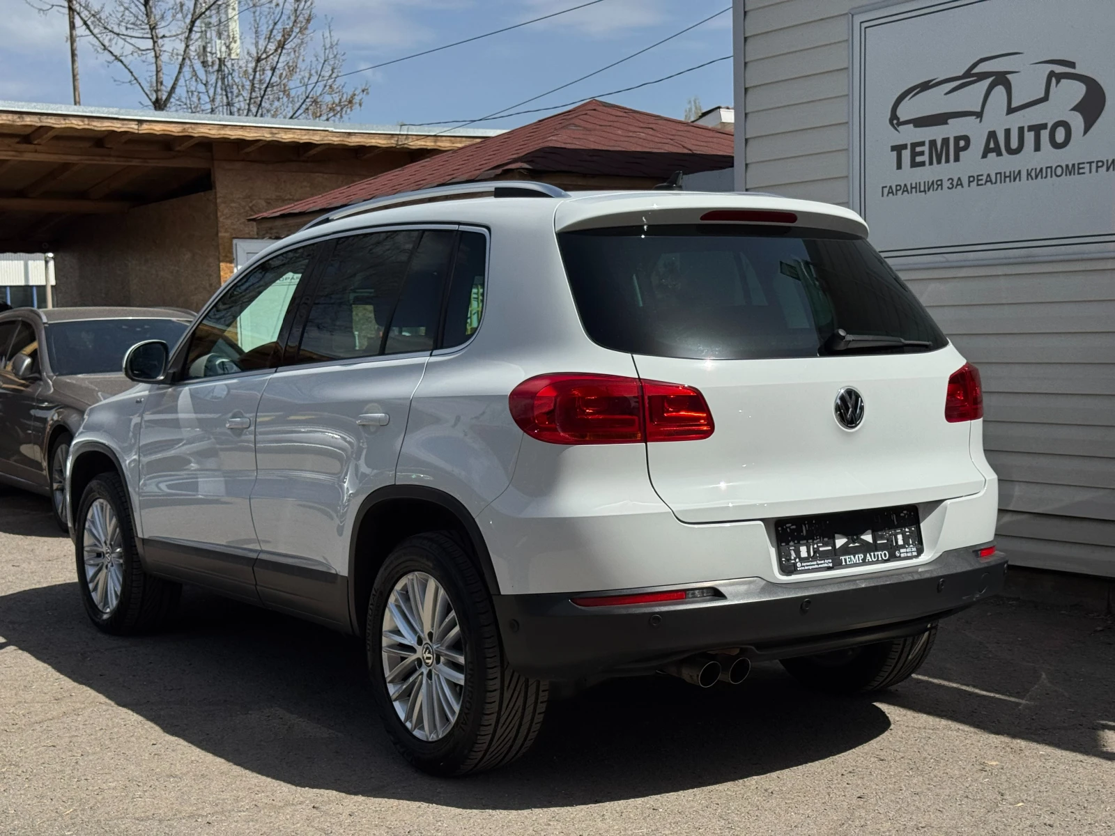 VW Tiguan 2.0TDI* 140к.с* СЕРВИЗНА К-КА С ПЪЛНА ИСТОРИЯ В VW - изображение 6