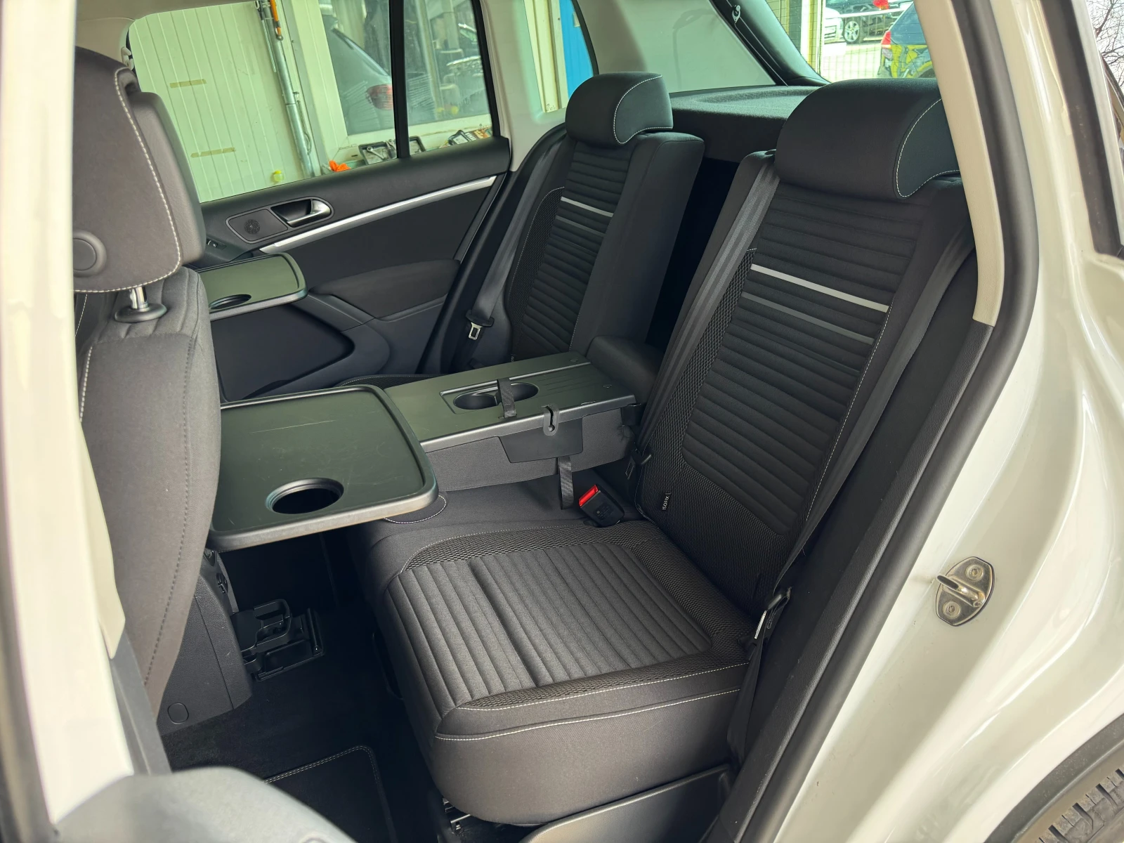 VW Tiguan 2.0TDI* 140к.с* СЕРВИЗНА К-КА С ПЪЛНА ИСТОРИЯ В VW - изображение 8