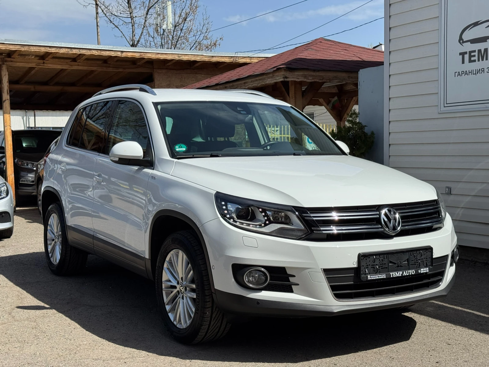 VW Tiguan 2.0TDI* 140к.с* СЕРВИЗНА К-КА С ПЪЛНА ИСТОРИЯ В VW - изображение 3