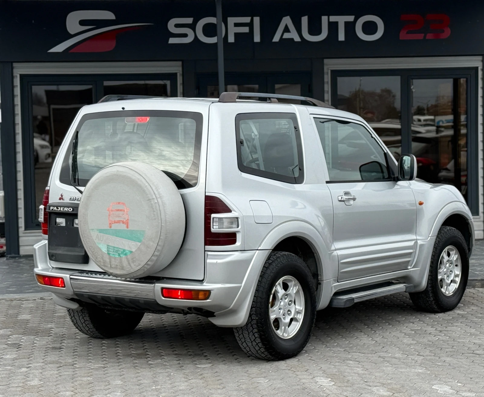 Mitsubishi Pajero 3.2 diesel Реални километри! ПЕРФЕКТЕН!  - изображение 4