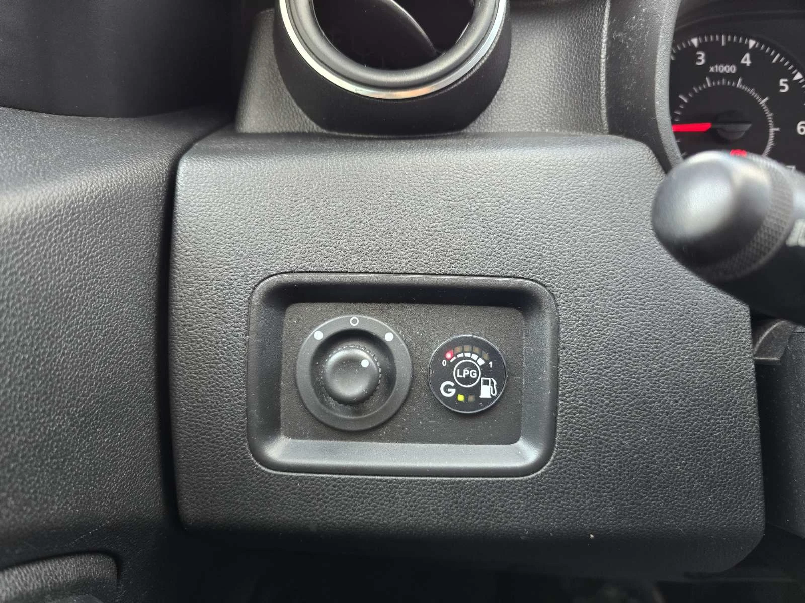 Dacia Duster 1.0 TCe 100 LPG 4x2, снимка 11 - Автомобили и джипове - 55124775