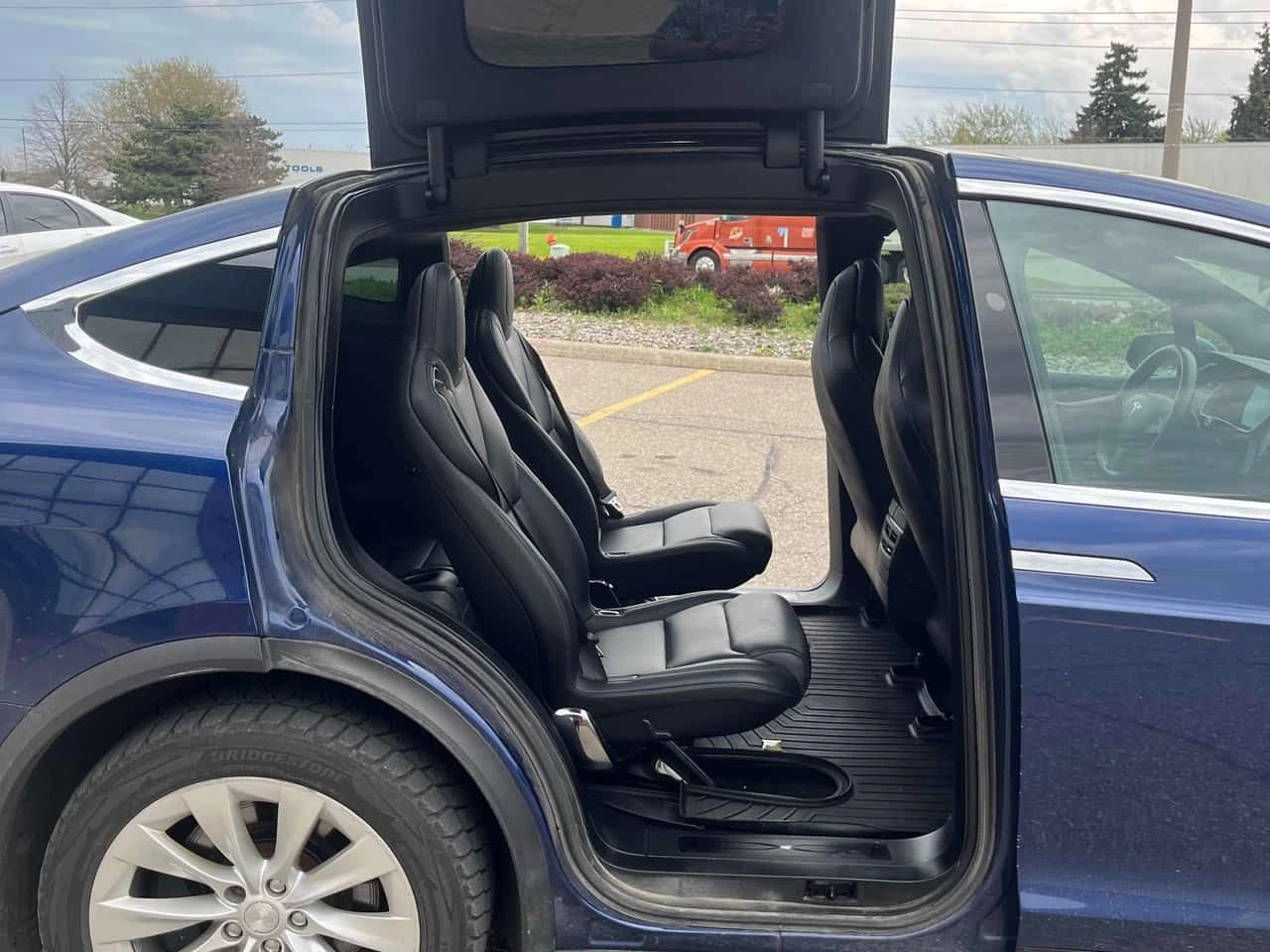 Tesla Model X * AWD * АВТОКРЕДИТ БЕЗ ПЪРВОНАЧАЛНА ВНОСКА* , снимка 11 - Автомобили и джипове - 55164212