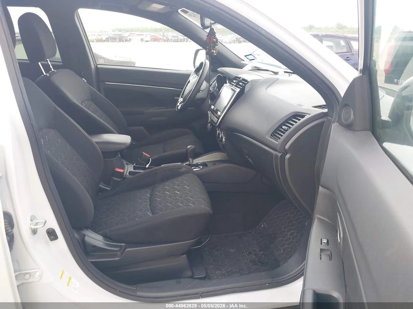 Mitsubishi Outlander 2.0l Sport, снимка 5 - Автомобили и джипове - 55570265