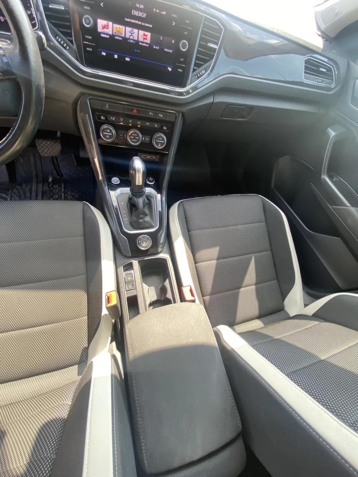 VW T-Roc 2.0/150/4-MOTION, снимка 17 - Автомобили и джипове - 55752238