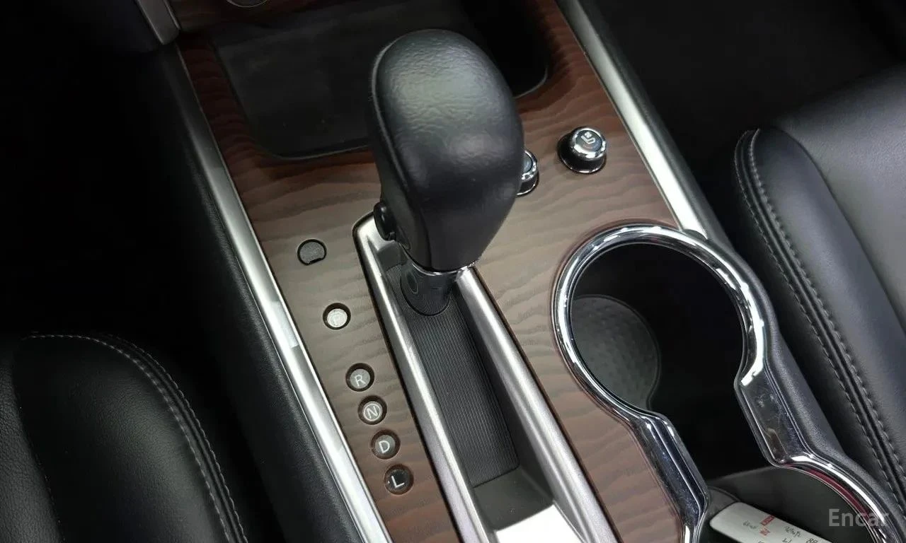 Nissan Pathfinder, снимка 9 - Автомобили и джипове - 56726838
