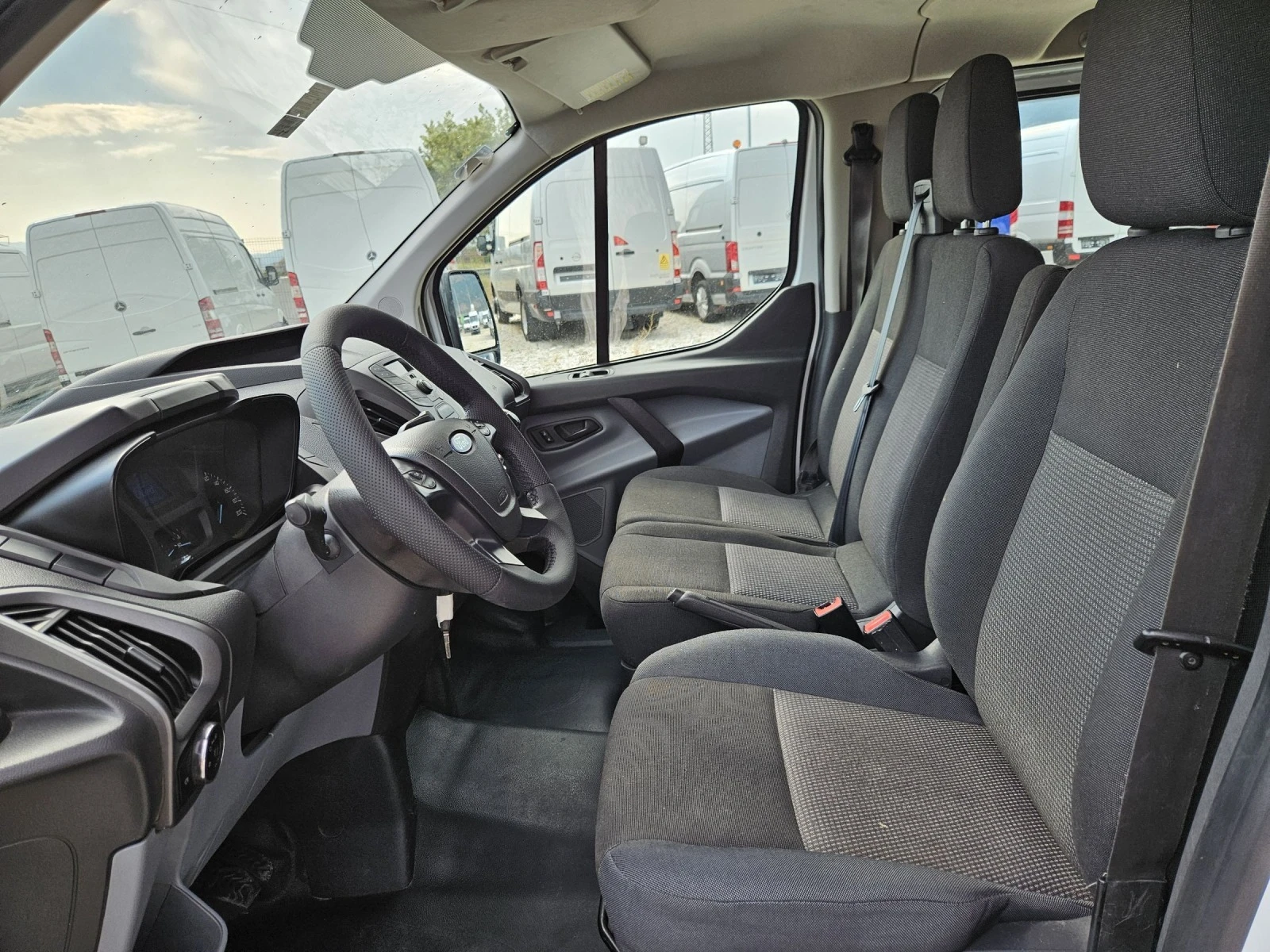 Ford Transit 2.2 TDCi, 6 местен , климатик - изображение 9