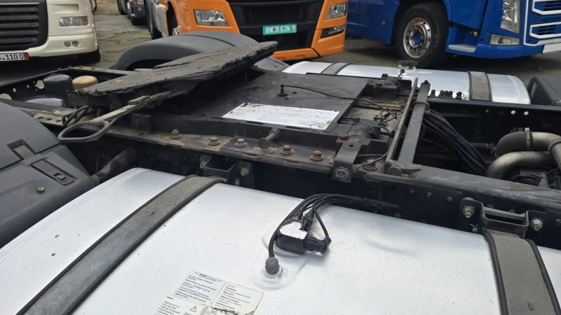 Man Tgx 18.460 / мега / вдигащ лафет / евро 6, снимка 16 - Камиони - 52038598