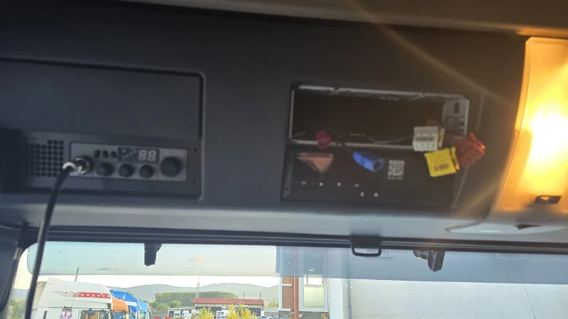 Man Tgx 18.460 / мега / вдигащ лафет / евро 6, снимка 9 - Камиони - 52038598