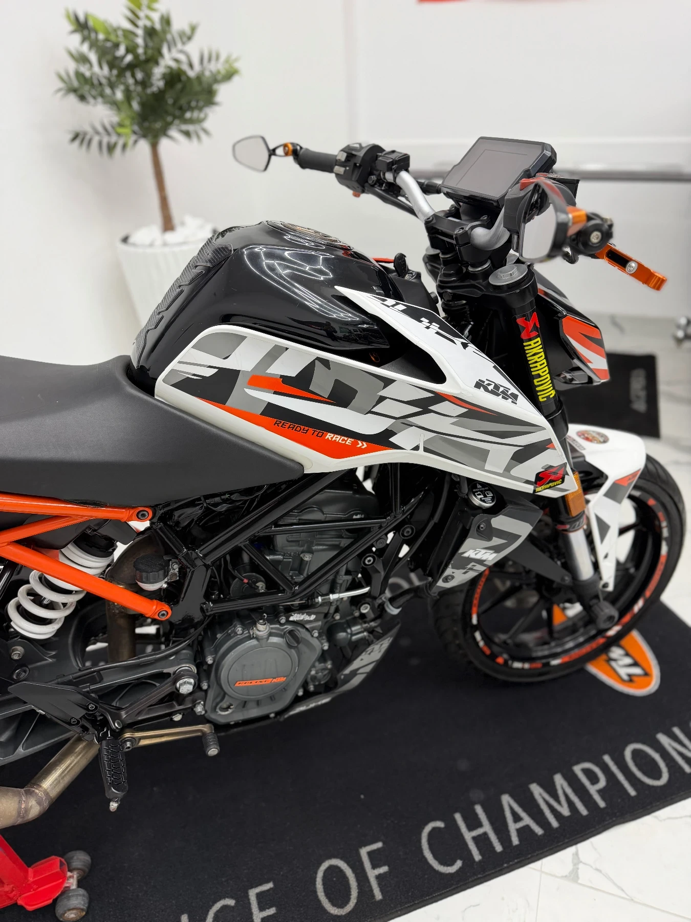 Ktm Duke 125 Akrapovic /ABS /LED /A1 ��������� /����������� | Mobile.bg � ����������� 4