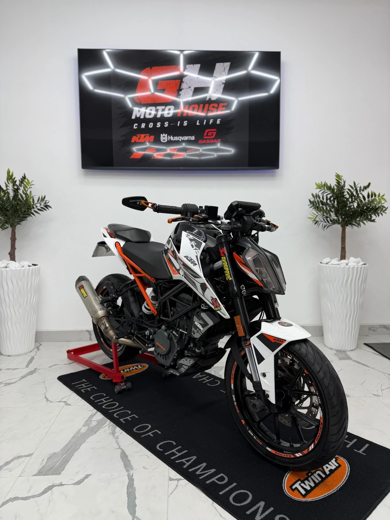 Ktm Duke 125 Akrapovic /ABS /LED /A1 Категория /Регистриран