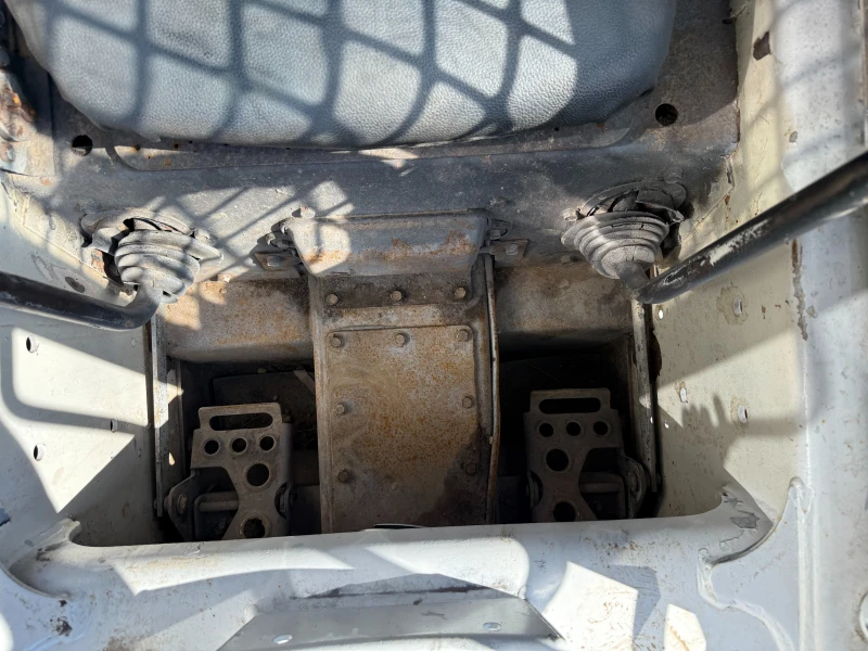 Мини челни товарачи Bobcat S130, снимка 8 - Индустриална техника - 49388502