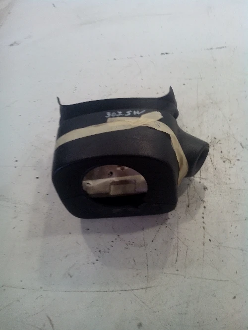 Пластмаса около волан за Пежо 307 SW