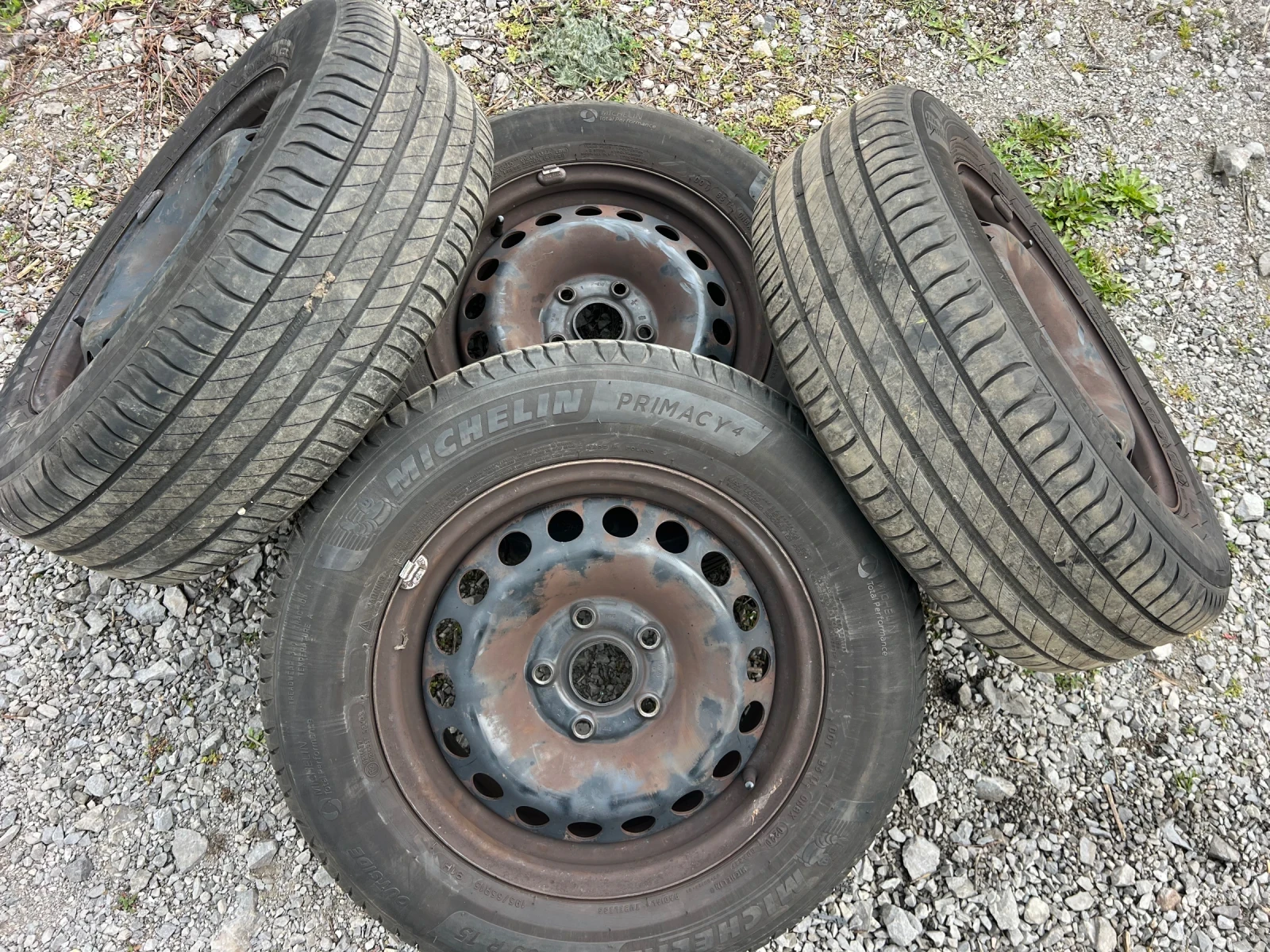 Гуми с джанти Michelin 195/65R15, снимка 2 - Гуми и джанти - 53967236