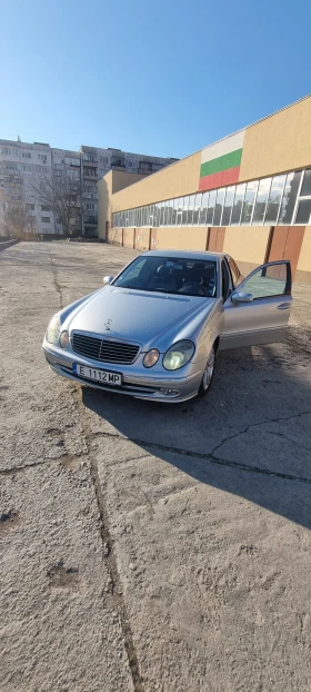 Mercedes-Benz E 220, снимка 1