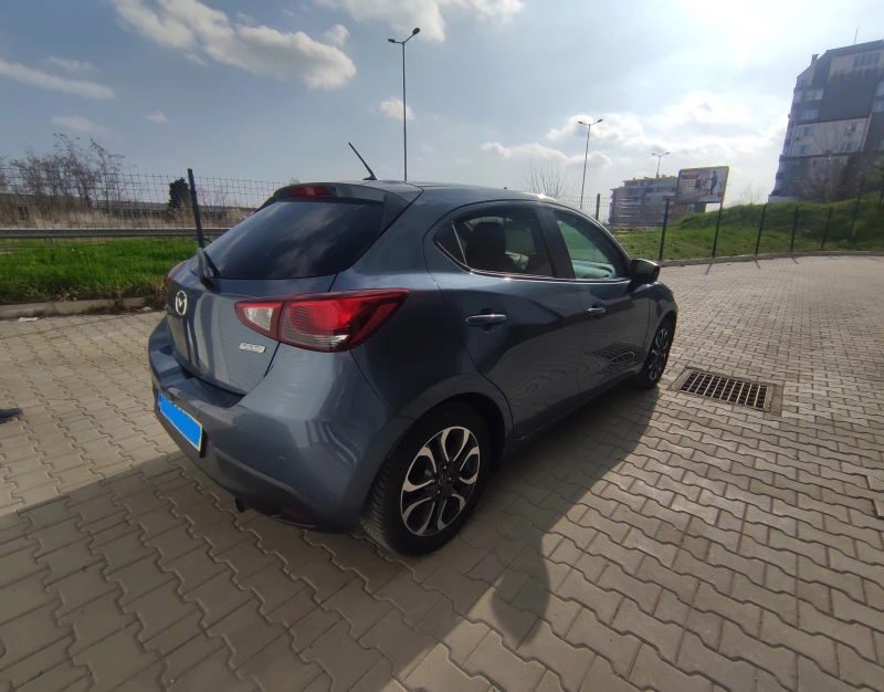 Mazda 2 1.5i SKYACTIV-G, снимка 5 - Автомобили и джипове - 47679431