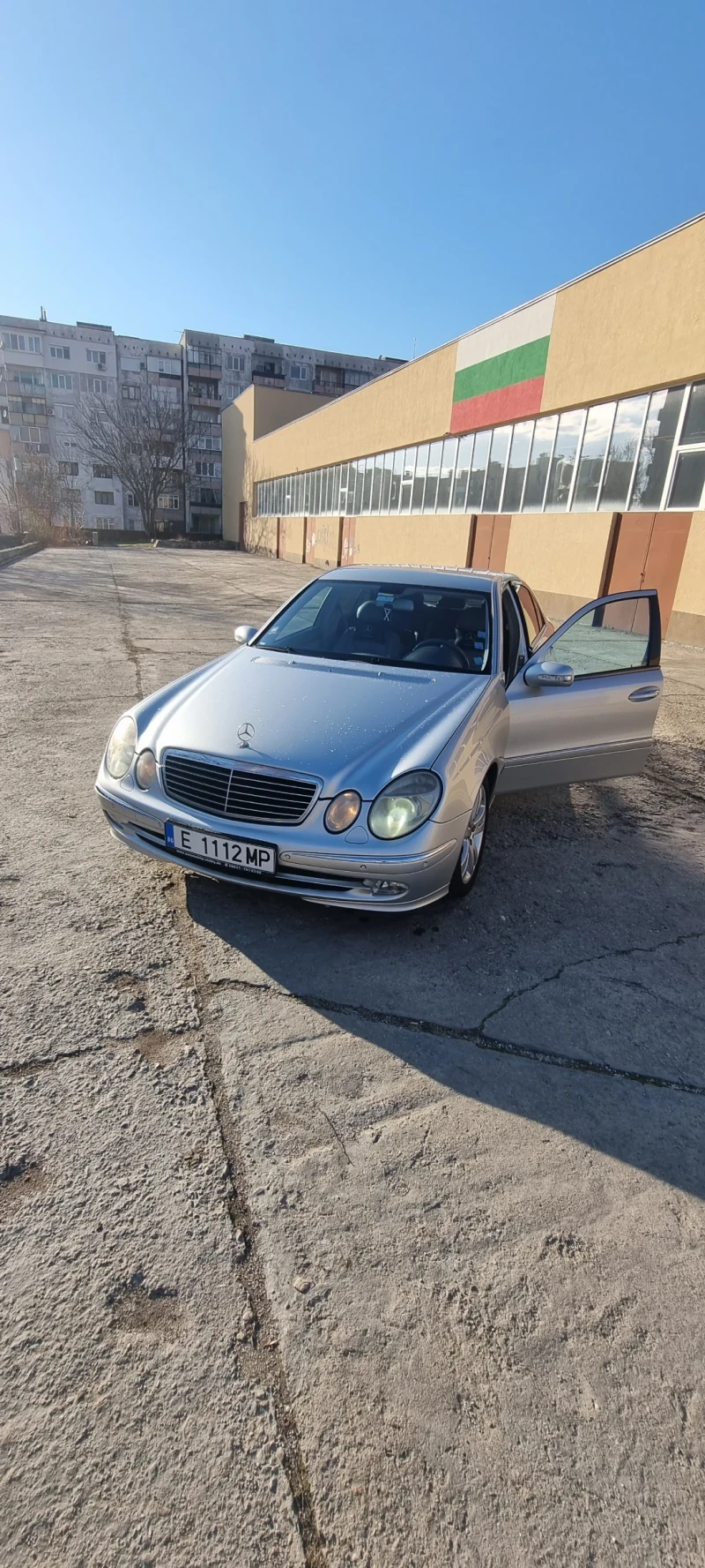 Mercedes-Benz E 220, снимка 1 - Автомобили и джипове - 48079601