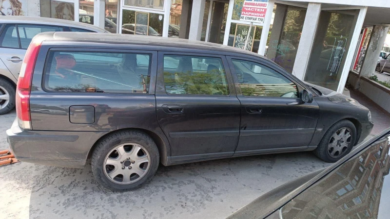 Volvo V70 2.0t, снимка 2 - Автомобили и джипове - 48520865