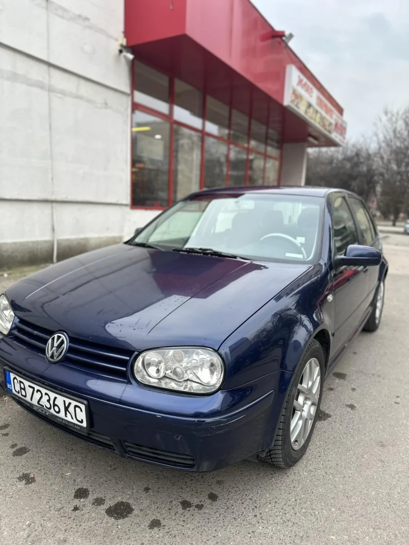 VW Golf, снимка 1 - Автомобили и джипове - 48999587