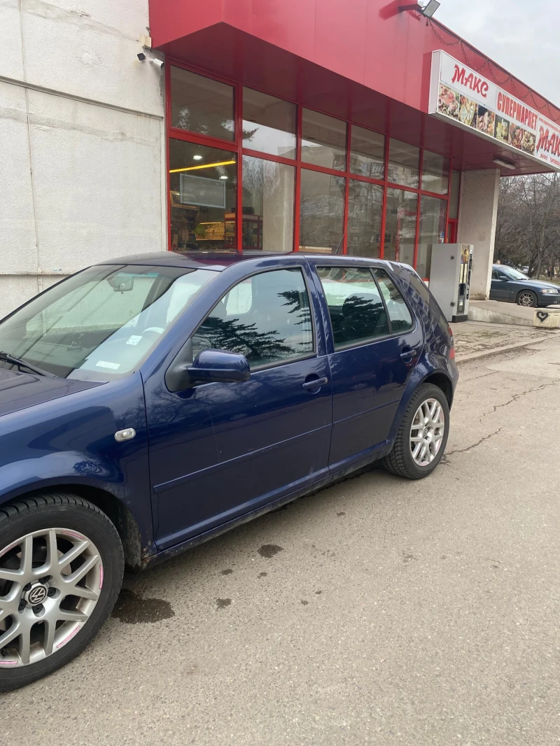 VW Golf, снимка 4 - Автомобили и джипове - 48999587