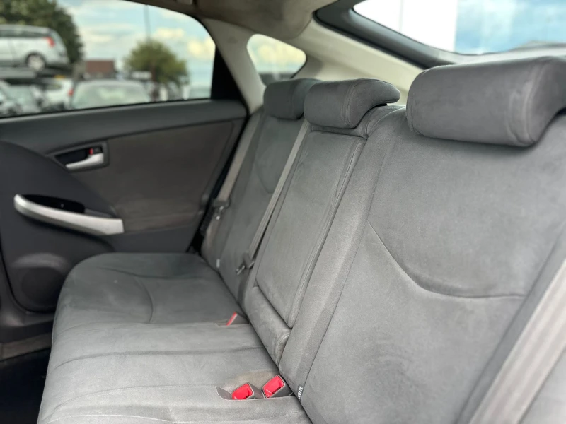 Toyota Prius / 1.8I / 136 HP / ACTIVE / HYBRID / , снимка 10 - Автомобили и джипове - 50524389