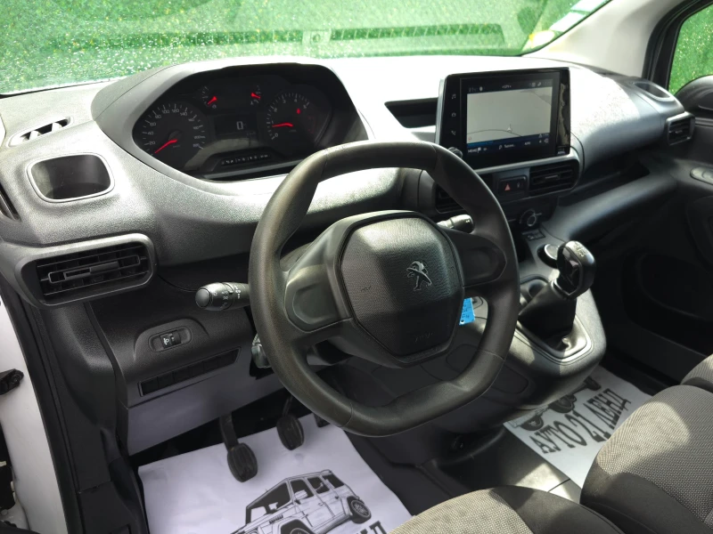 Peugeot Partner 1.5BlueHDI* 3места* 102кс* НАВИ, снимка 12 - Автомобили и джипове - 51659238